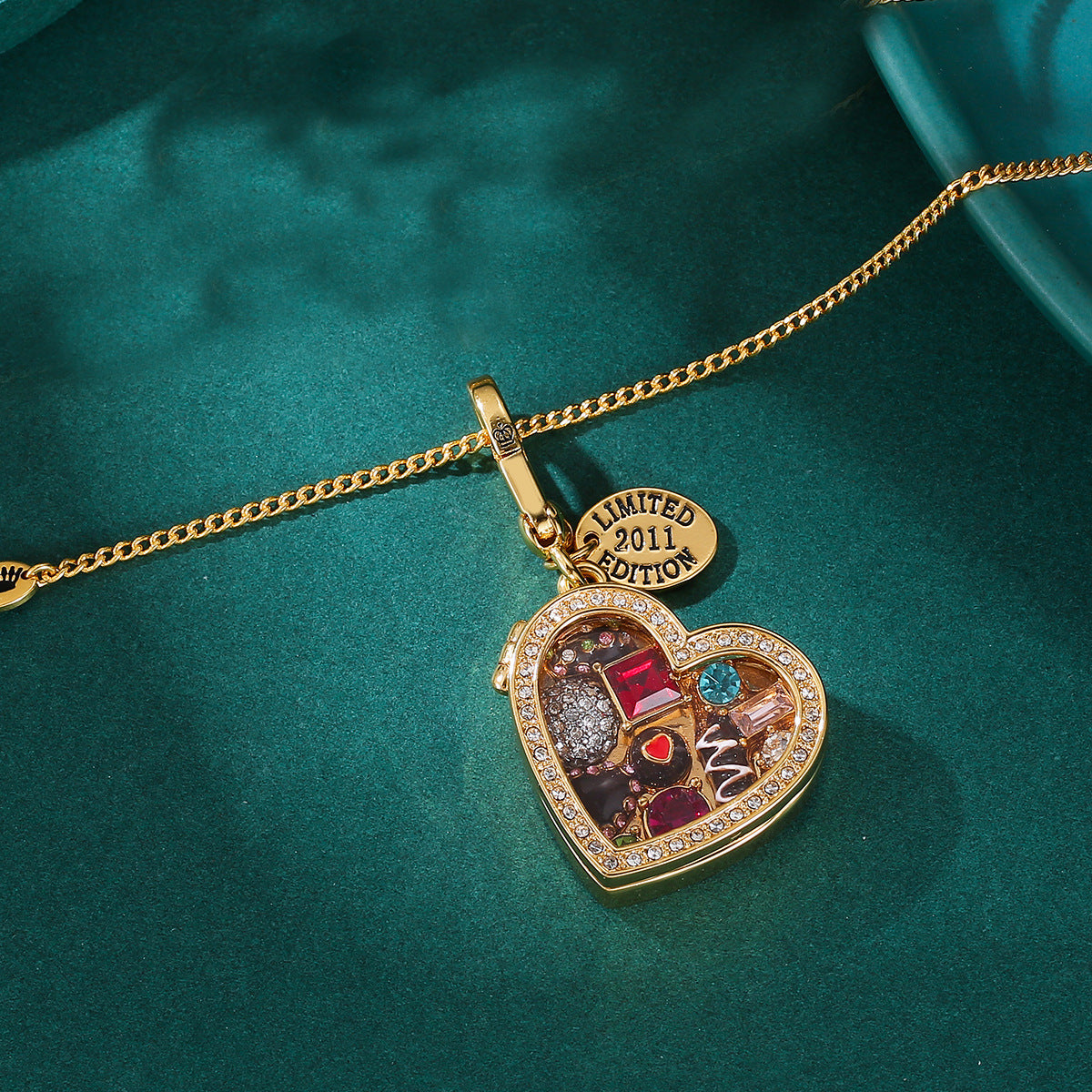 Enamel glazed chocolate gemstone transparent heart-shaped box with openable pendant